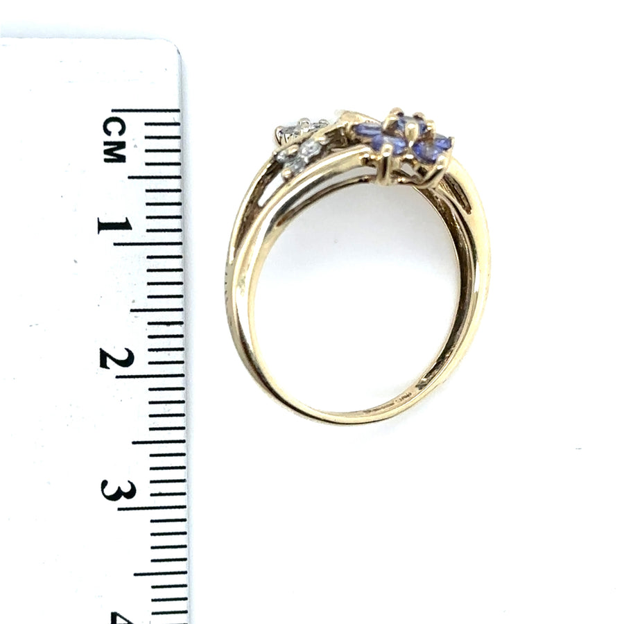 9ct Yellow Gold Diamond and Tanzanite Ring - Size P 1/2