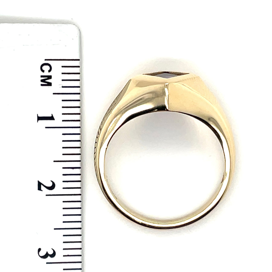 9ct Yellow Gold Amethyst Ring - Size M 1/2