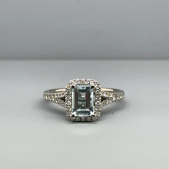 18ct White Gold Diamond and Aquamarine Halo Ring (c. 0.30ct) - Size N