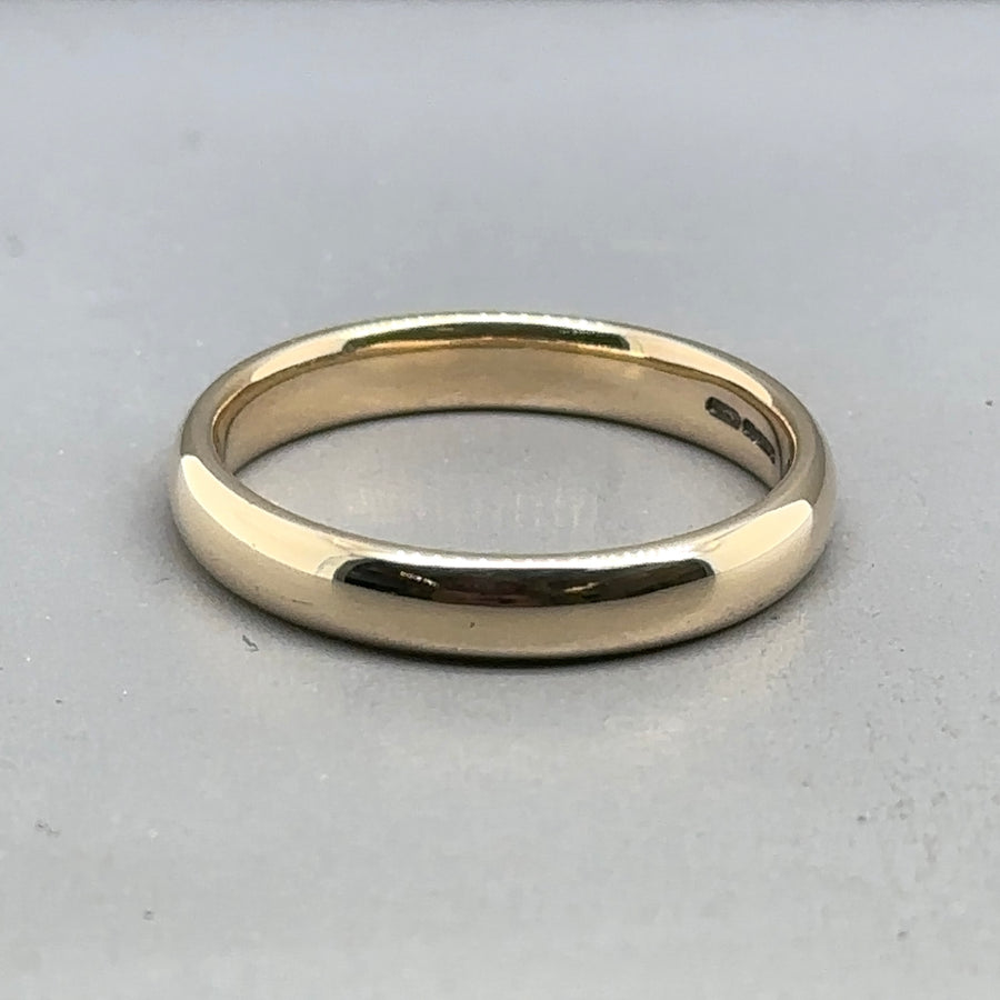9ct Yellow Gold Band Ring - Size T