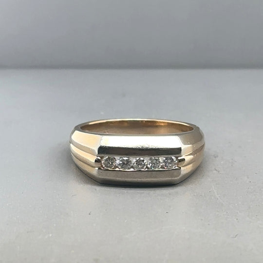 9ct Yellow Gold Diamond Set Signet Ring (c. 0.25ct) - Size R 1/2