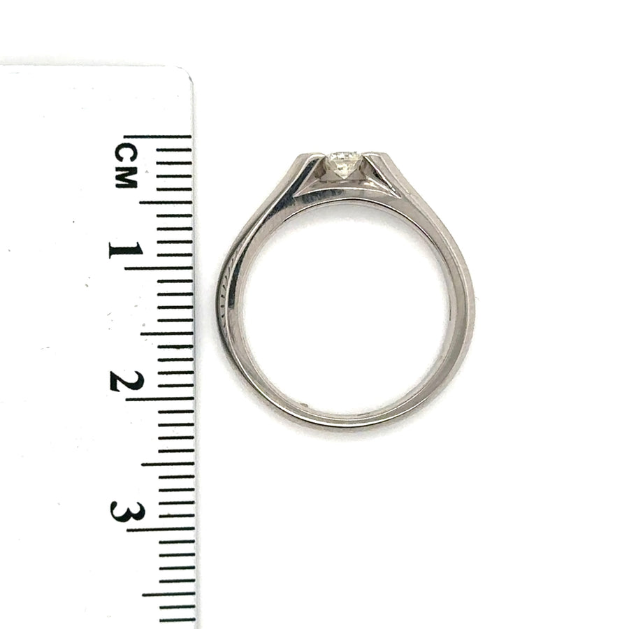 18ct White Gold Single Stone Diamond Ring - Size J 1/2