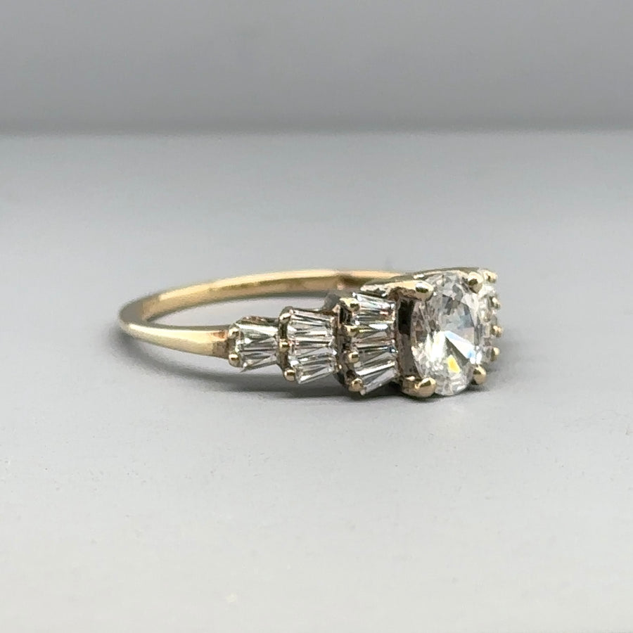 9ct Yellow Gold Cubic Zirconia Fancy Ring - Size P