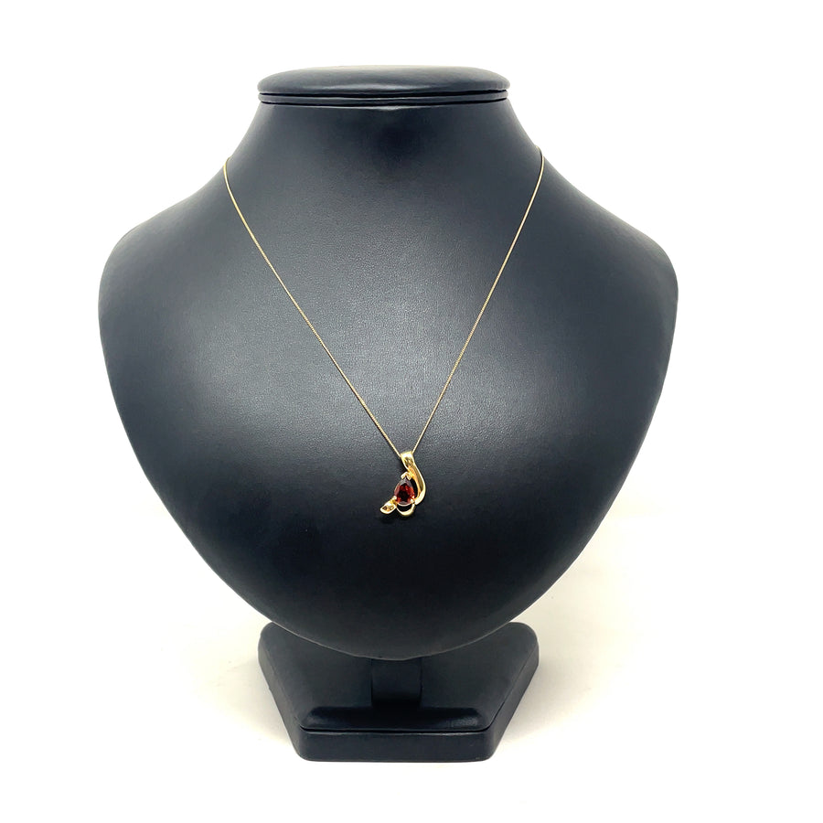 9ct Yellow Gold Fire Garnet Pendant and Chain (20")