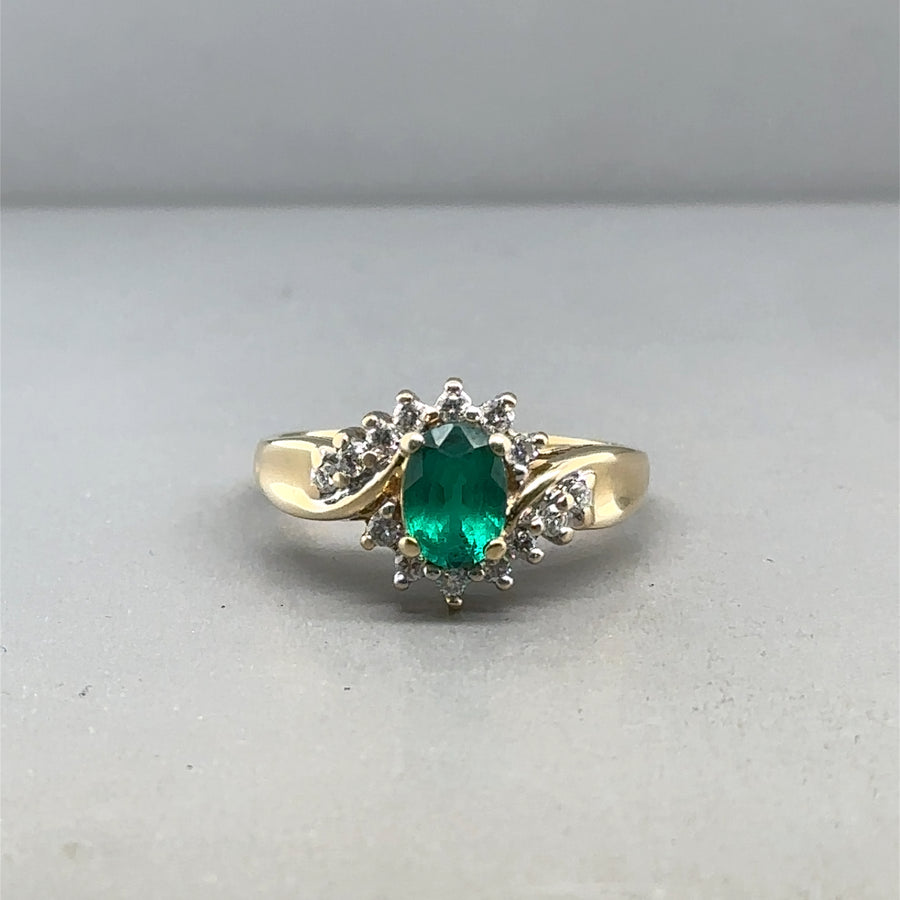 18ct Yellow Gold Emerald and Diamond Ring (c. 0.25ct) - Size L