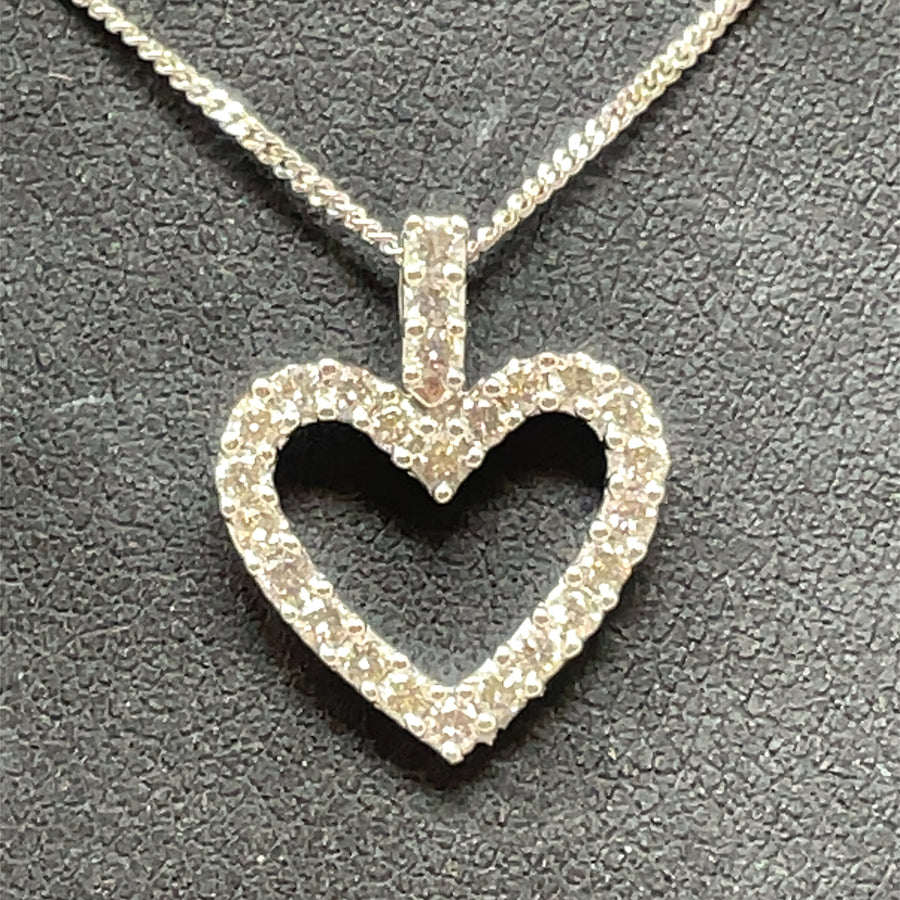 18ct White Gold Diamond Set Heart Pendant and Chain (c. 0.50ct) (19")