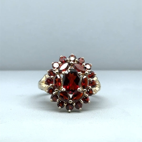 9ct Yellow Gold Garnet Cluster Ring - Size P 1/2