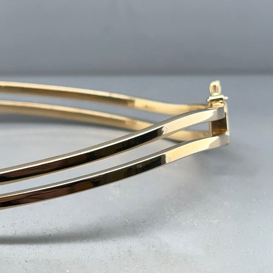9ct Yellow Gold Wavy Bangle