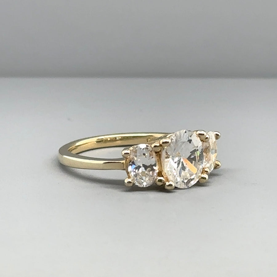9ct Yellow Gold Three Stone Cubic Zirconia Ring - Size O 1/2