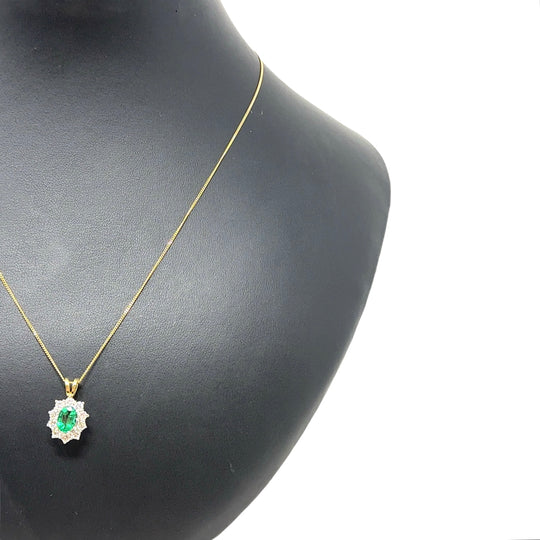 18ct Yellow Gold Diamond and Chrysophase Pendant and Chain (c. 0.50ct) (20")