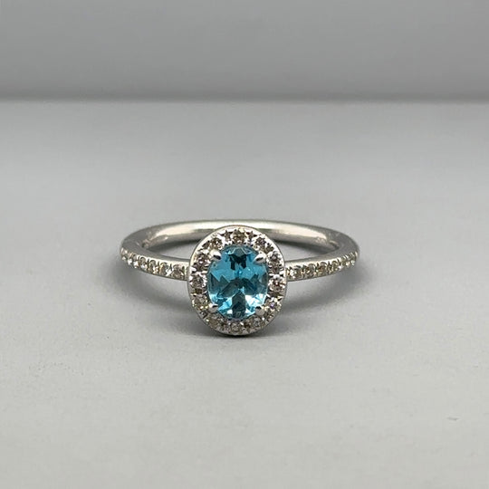 14ct White Gold Diamond and Blue Topaz Cluster Ring (c. 0.20 - 0.25ct) - Size N