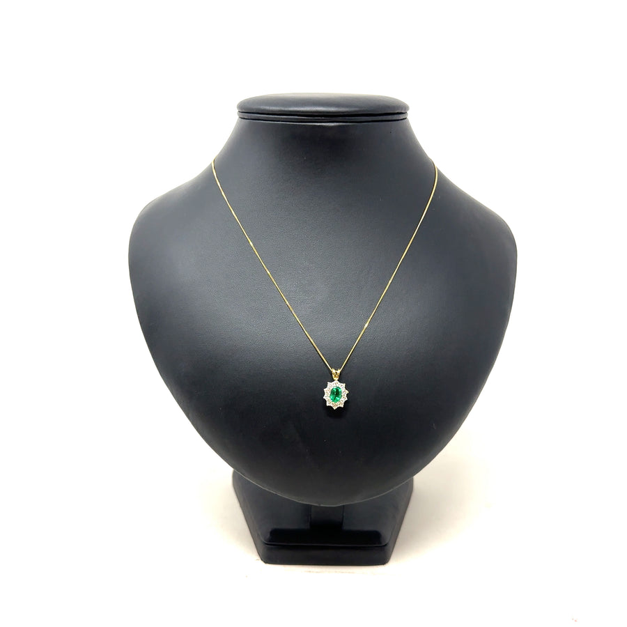 18ct Yellow Gold Diamond and Chrysophase Pendant and Chain (c. 0.50ct) (20")