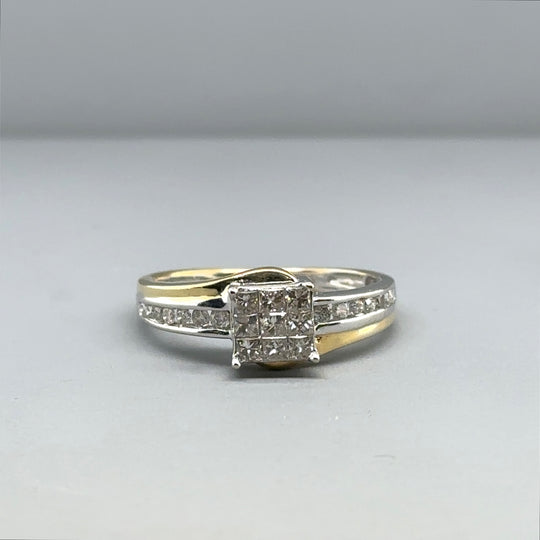 18ct Bi-Colour Diamond Cluster Ring with Diamond Shoulders (c. 0.50ct) - Size M