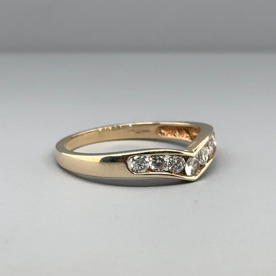 9ct Yellow Gold Cubic Zirconia Chevron Ring - Size M 1/2
