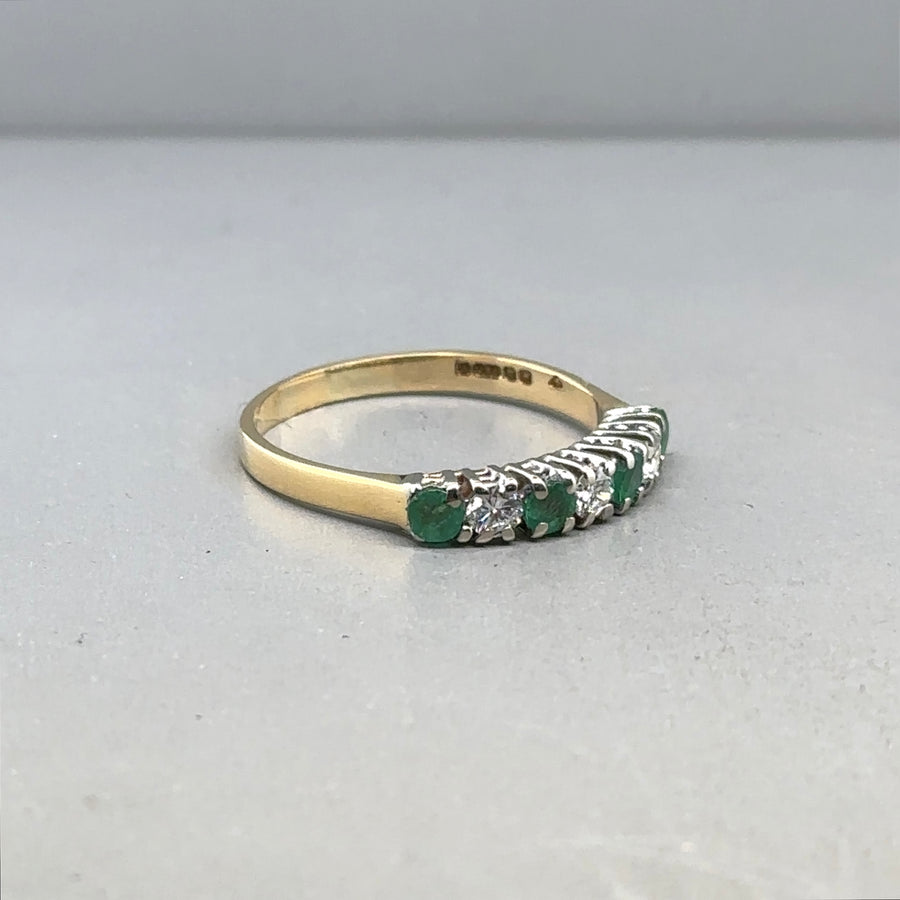 18ct Yellow Gold Emerald and Diamond Ring (c. 0.24ct) - Size N