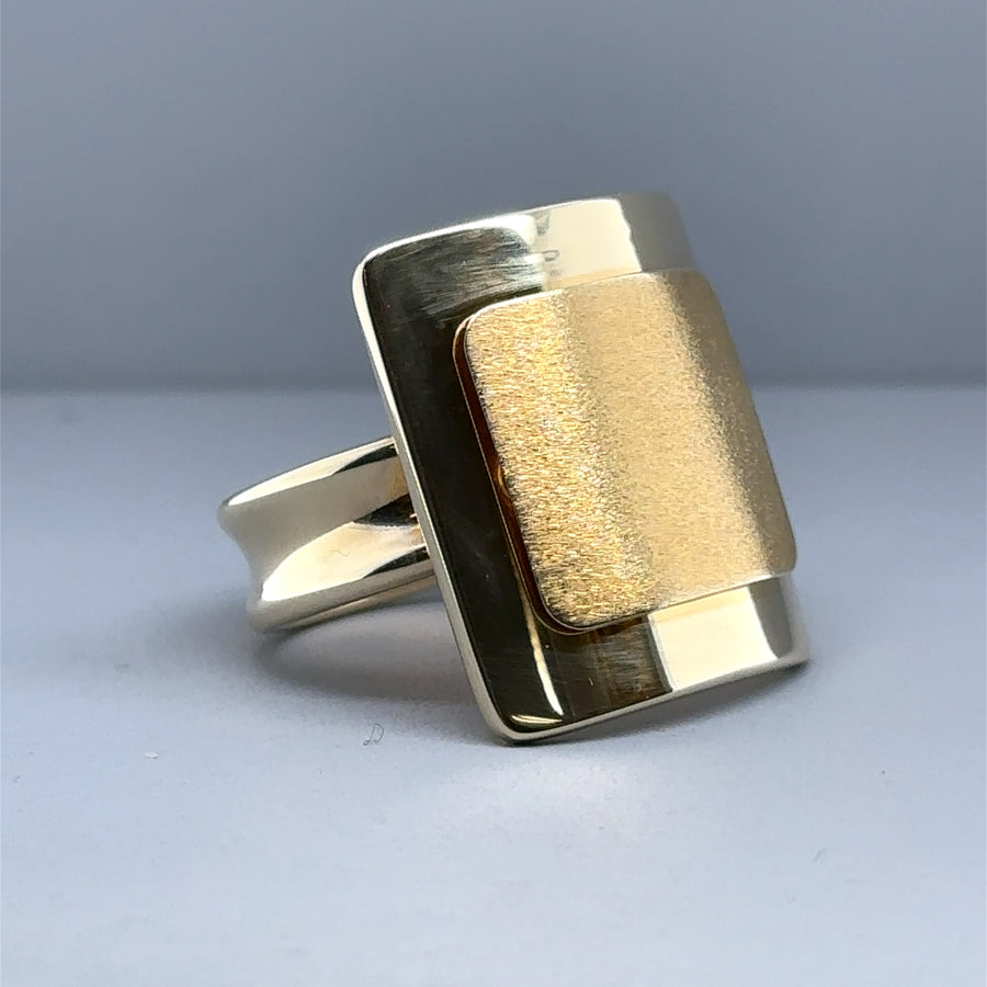 9ct Yellow Gold Square Ring - Size P 1/2