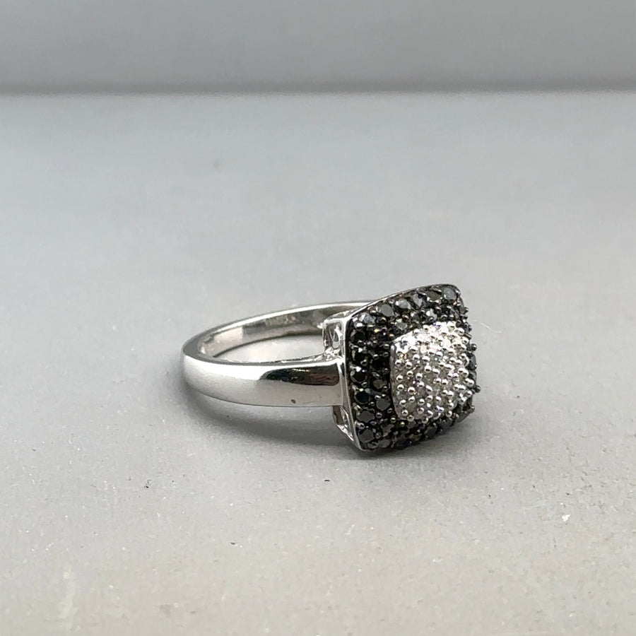 9ct White Gold Black and White Diamond Ring (c. 0.50ct) - Size K