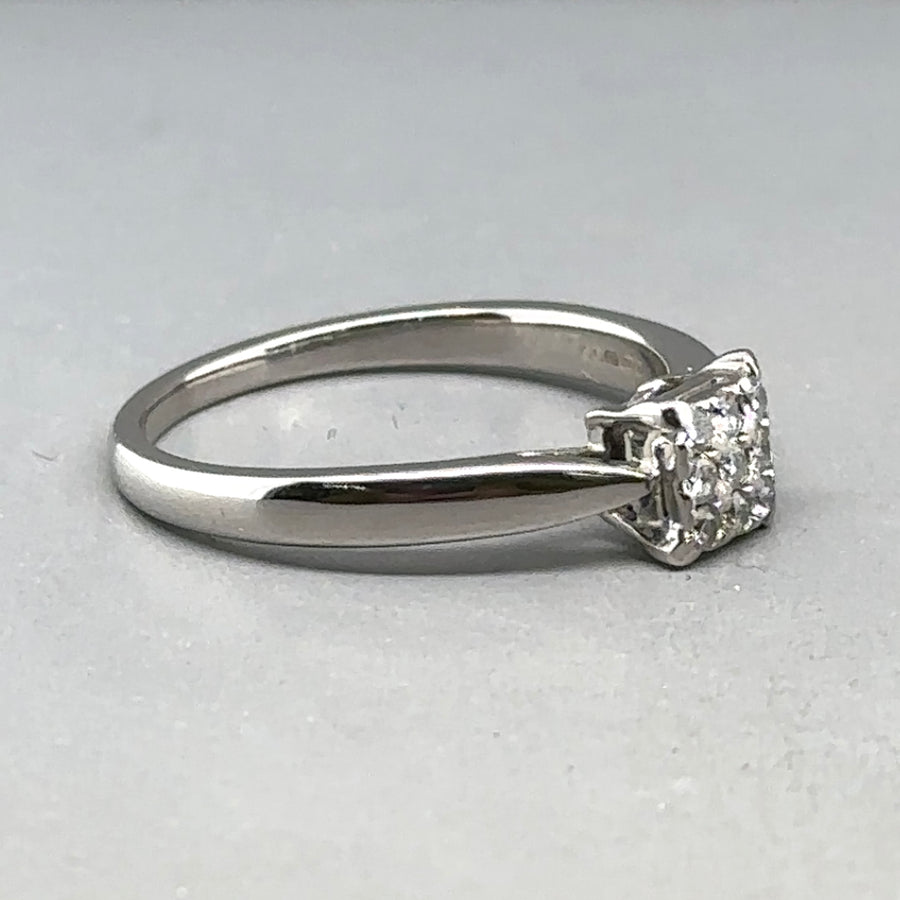 18ct White Gold Diamond Set Ring (c. 0.10 - 0.15ct) - Size M 1/2