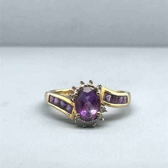 9ct Yellow Gold Amethyst and Diamond Ring - Size R