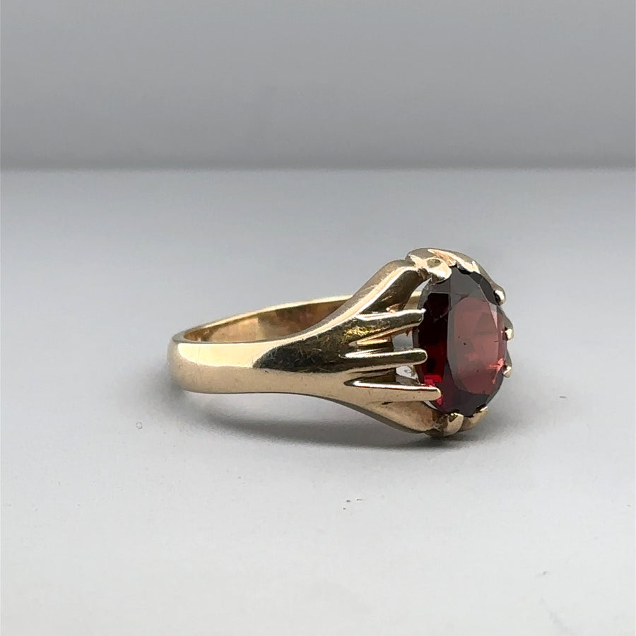 9ct Yellow Gold Single Stone Garnet Ring - Size U
