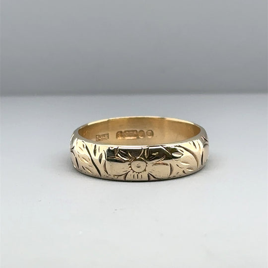 9ct Yellow Gold Flower Print Band Ring - Size P 1/2