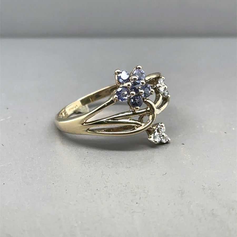 9ct Yellow Gold Diamond and Tanzanite Ring - Size P 1/2