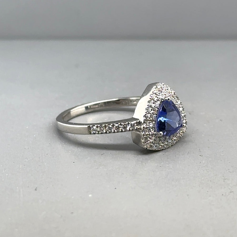 18ct White Gold Blue Synthetic Stone and Diamond Ring (c. 0.80ct) - Size M 1/2