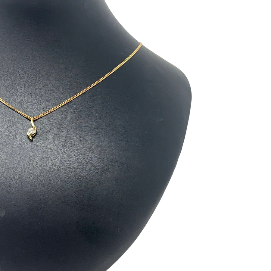 9ct Yellow Gold Single Stone Diamond Pendant and Fine Chain (c. 0.20ct) (18")