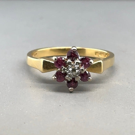 18ct Yellow Gold Ruby and Diamond Ring - Size M 1/2