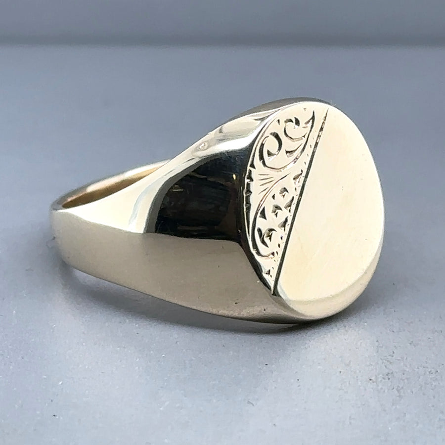 9ct Yellow Gold Patterned and Plain Signet Ring - Size Z