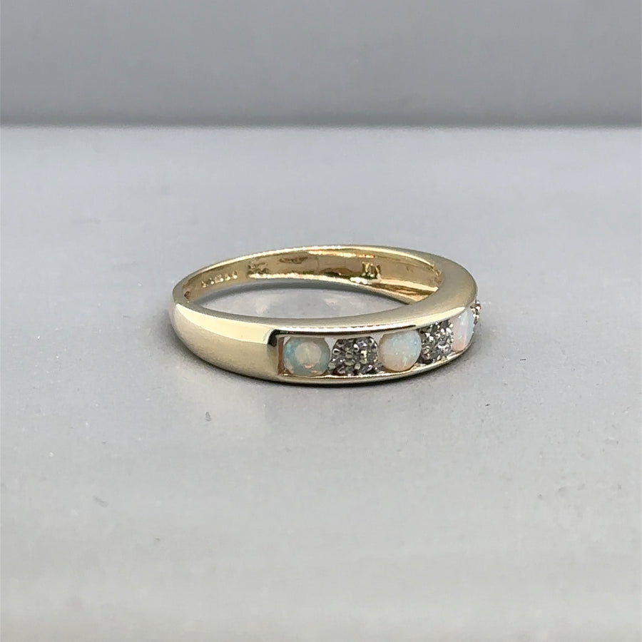 9ct Yellow Gold Diamond and Opal Ring (c. 0.10 - 0.15ct) - Size M 1/2