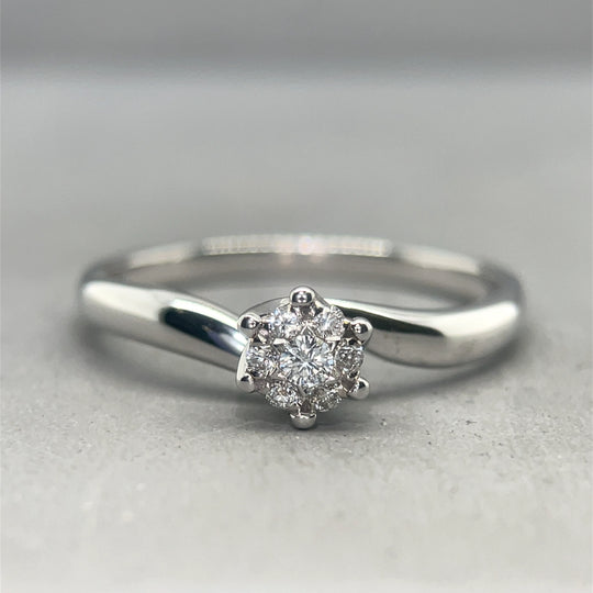 18ct White Gold Diamond Cluster Ring - Size Q