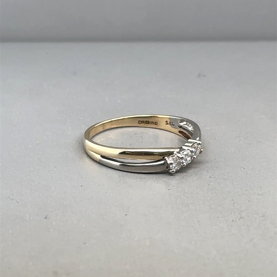 9ct Bi-Colour Diamond Ring (c. 0.15ct) - Size N