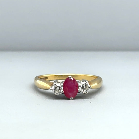 18ct Yellow Gold Diamond and Ruby Ring (c. 0.20 - 0.25ct) - Size P
