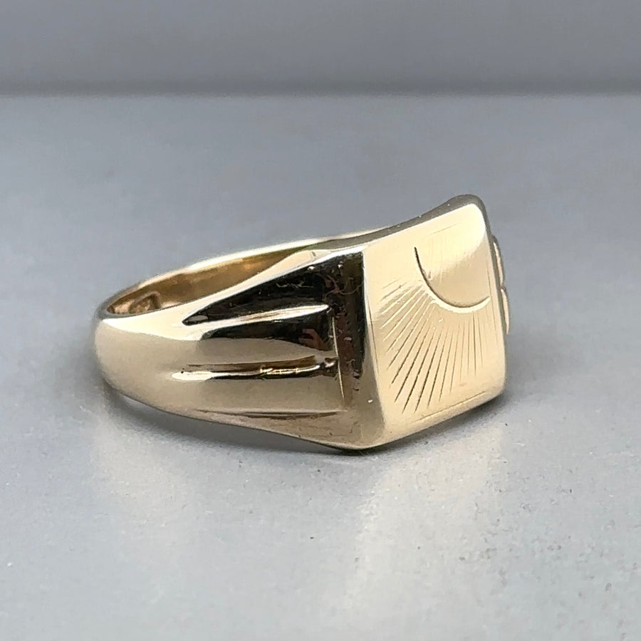 9ct Yellow Gold Patterned Signet Ring - Size T 1/2