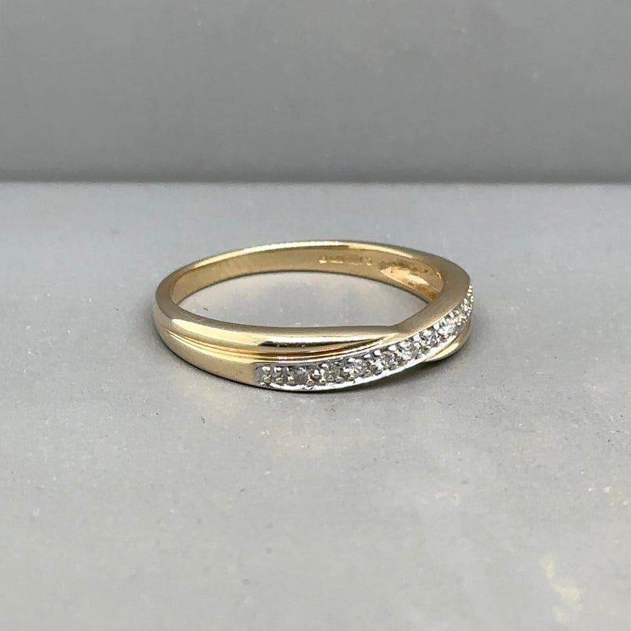 9ct Yellow Gold Diamond Crossover Style Ring (c. 0.90ct) - Size O 1/2
