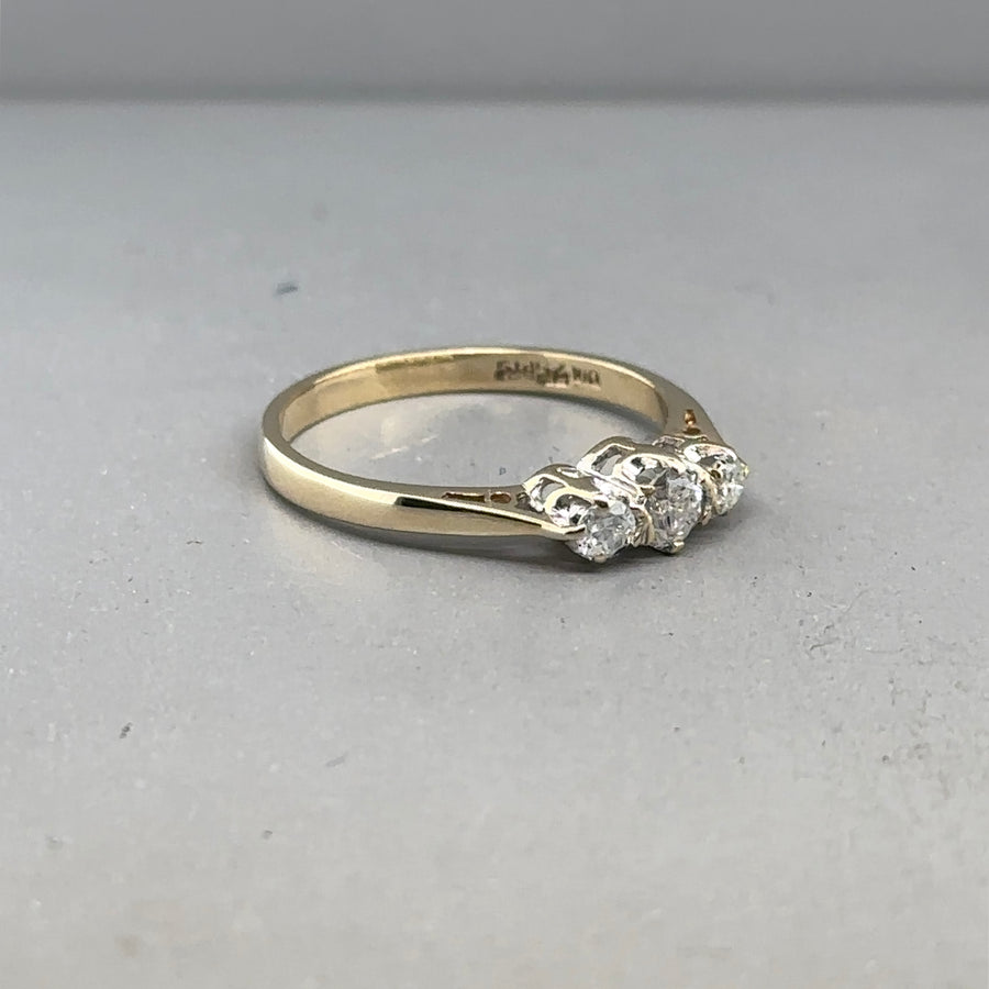 9ct Yellow Gold Three Stone Diamond Ring (c. 0.25ct) - Size K 1/2
