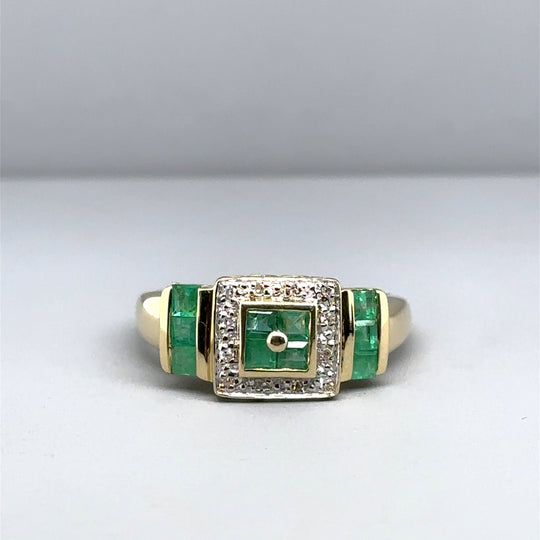 14ct Yellow Gold Diamond and Emerald Ring - Size N