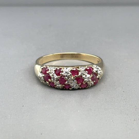 9ct Yellow Gold Diamond and Red Spinel Ring - Size M 1/2