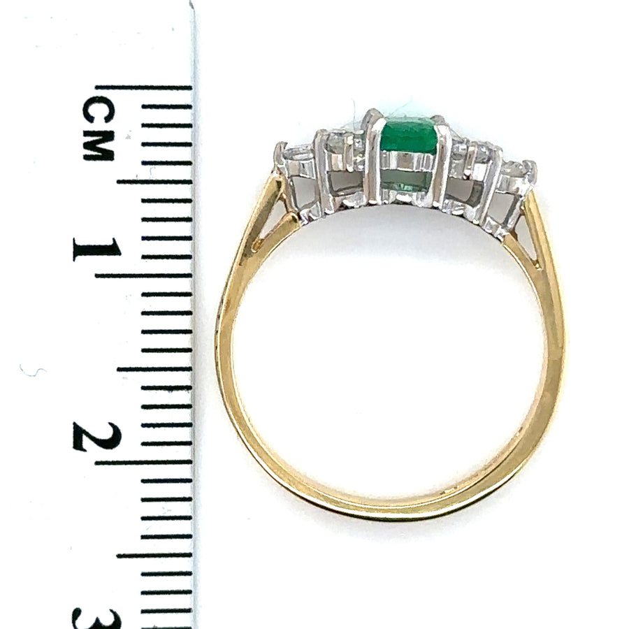 18ct Yellow Gold Emerald and Diamond Ring (c. 0.22ct) - Size K 1/2