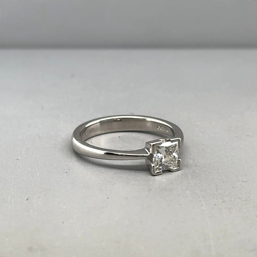 14ct White Gold Single Stone Diamond Ring (c. 0.30ct) - Size I 1/2