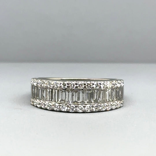 18ct White Gold Diamond Band Style Ring - Size M