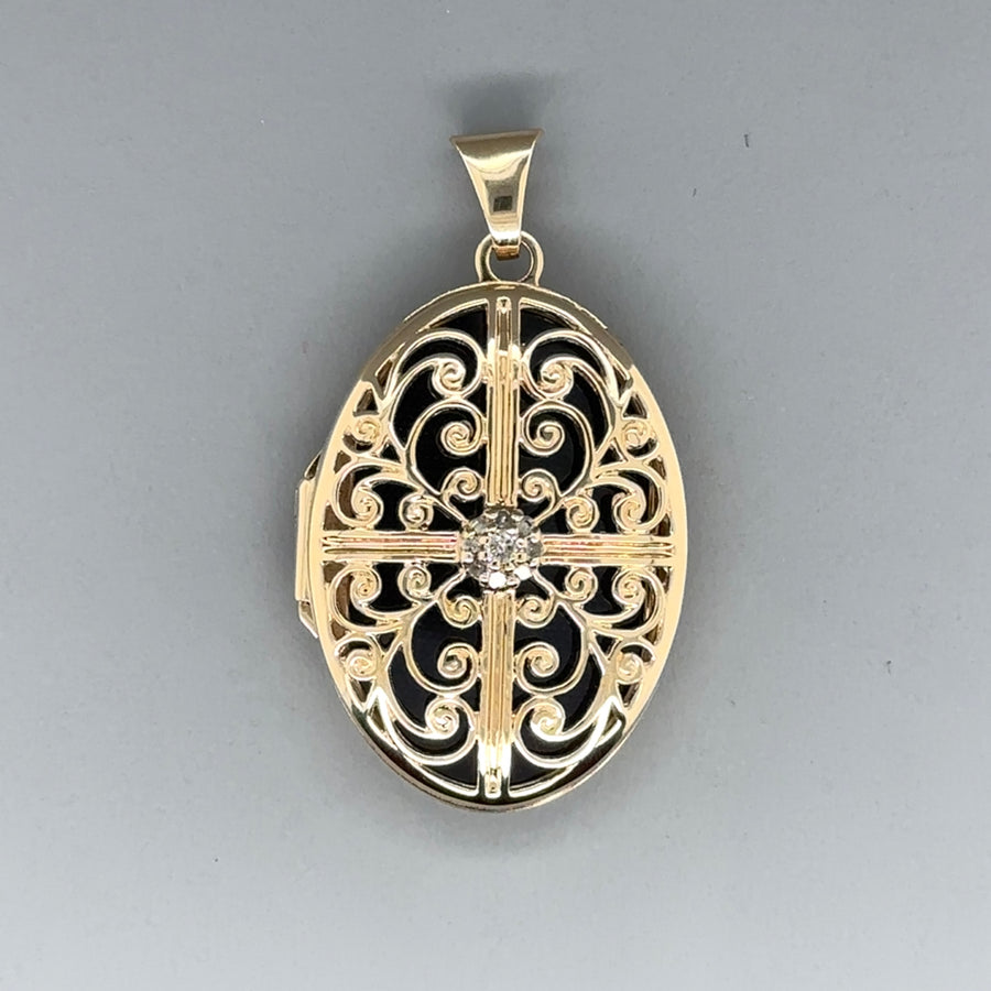9ct Yellow Gold Single Stone Diamond Openwork Locket