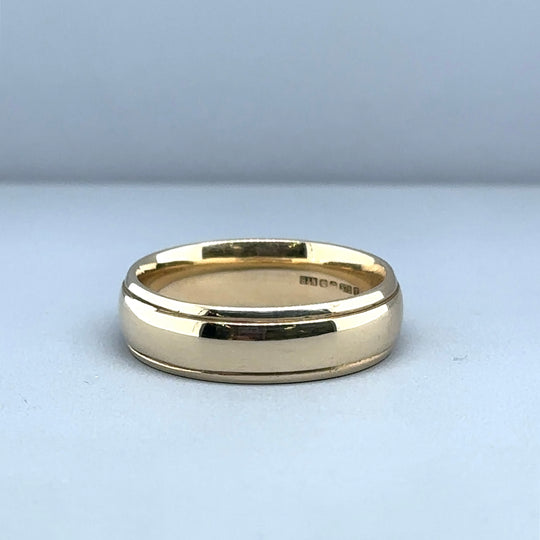 9ct Yellow Gold Band Ring - Size O 1/2