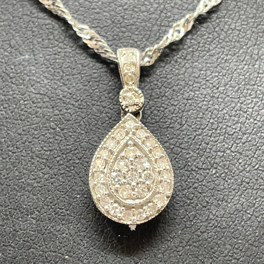 9ct White Gold Diamond Pendant and Chain (c. 0.35ct) (19")