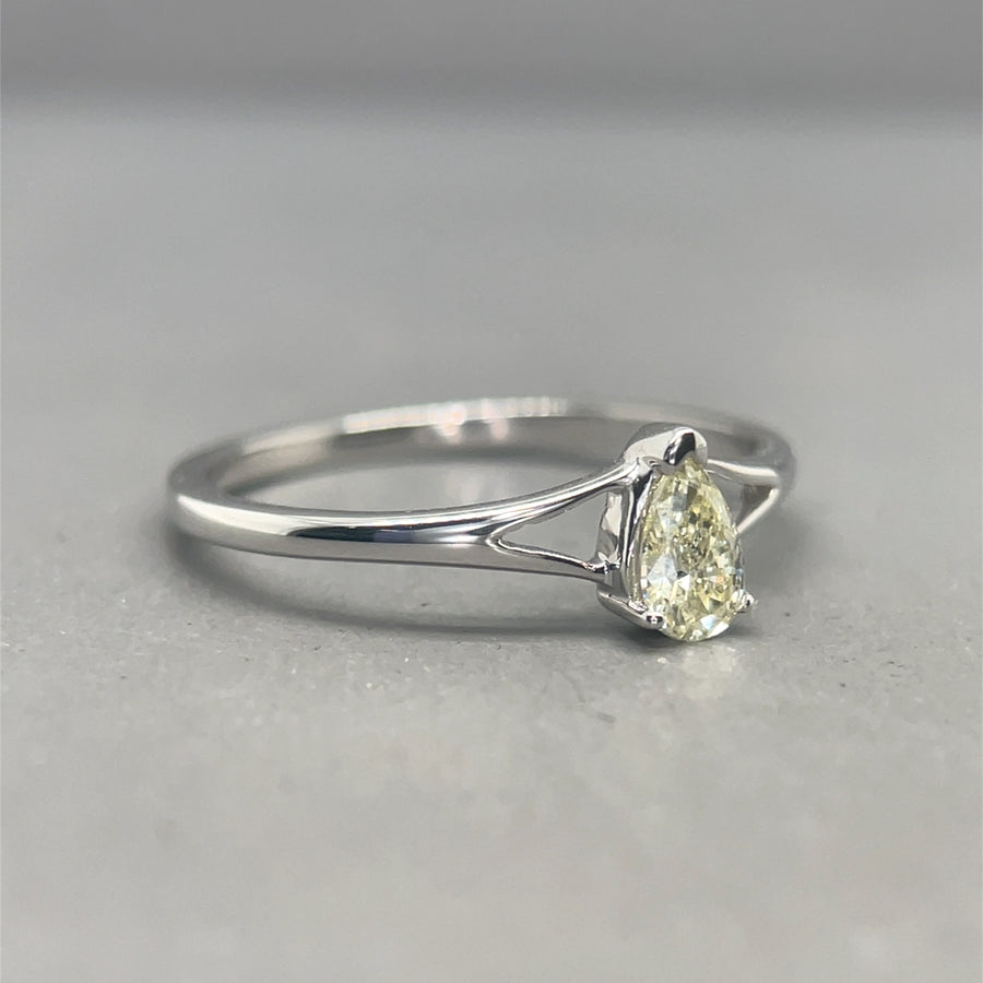 9ct White Gold Single Stone Pear Shaped Diamond Ring (c. 0.25ct) - Size J