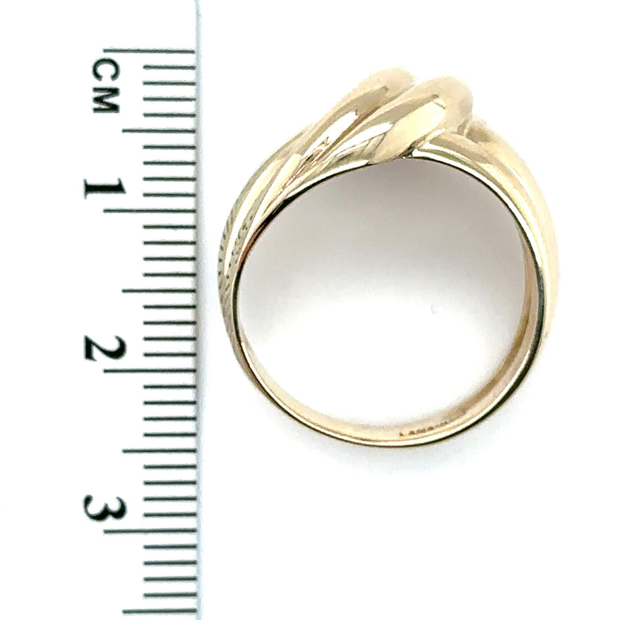 9ct Yellow Gold Swirl Ring - Size O 1/2