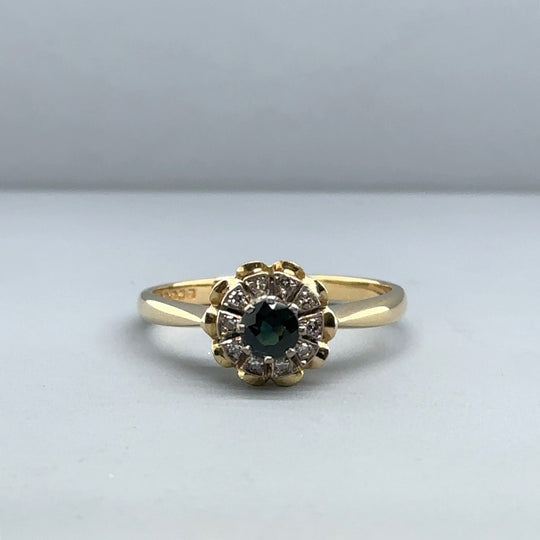 18ct Yellow Gold Diamond and Sapphire Ring - Size T 1/2
