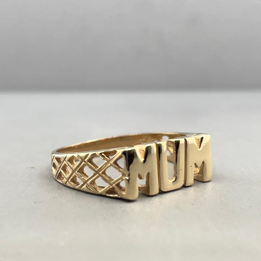 9ct Yellow Gold Mum Ring - Size Q