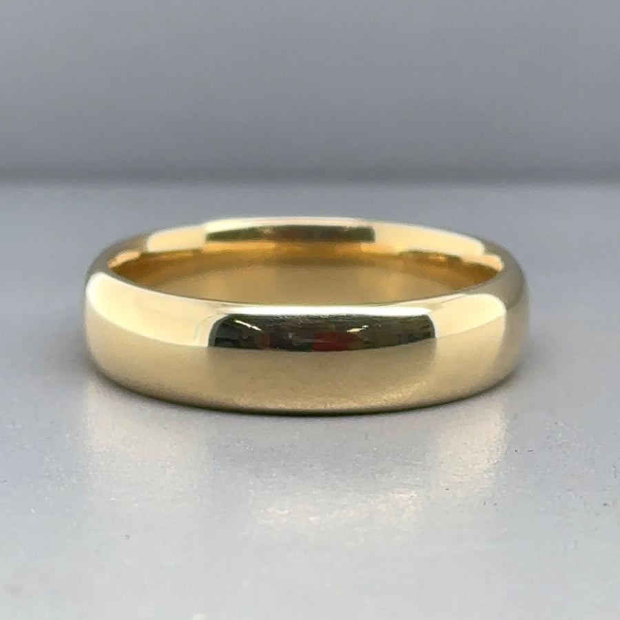 18ct Yellow Gold Band Ring - Size V 1/2
